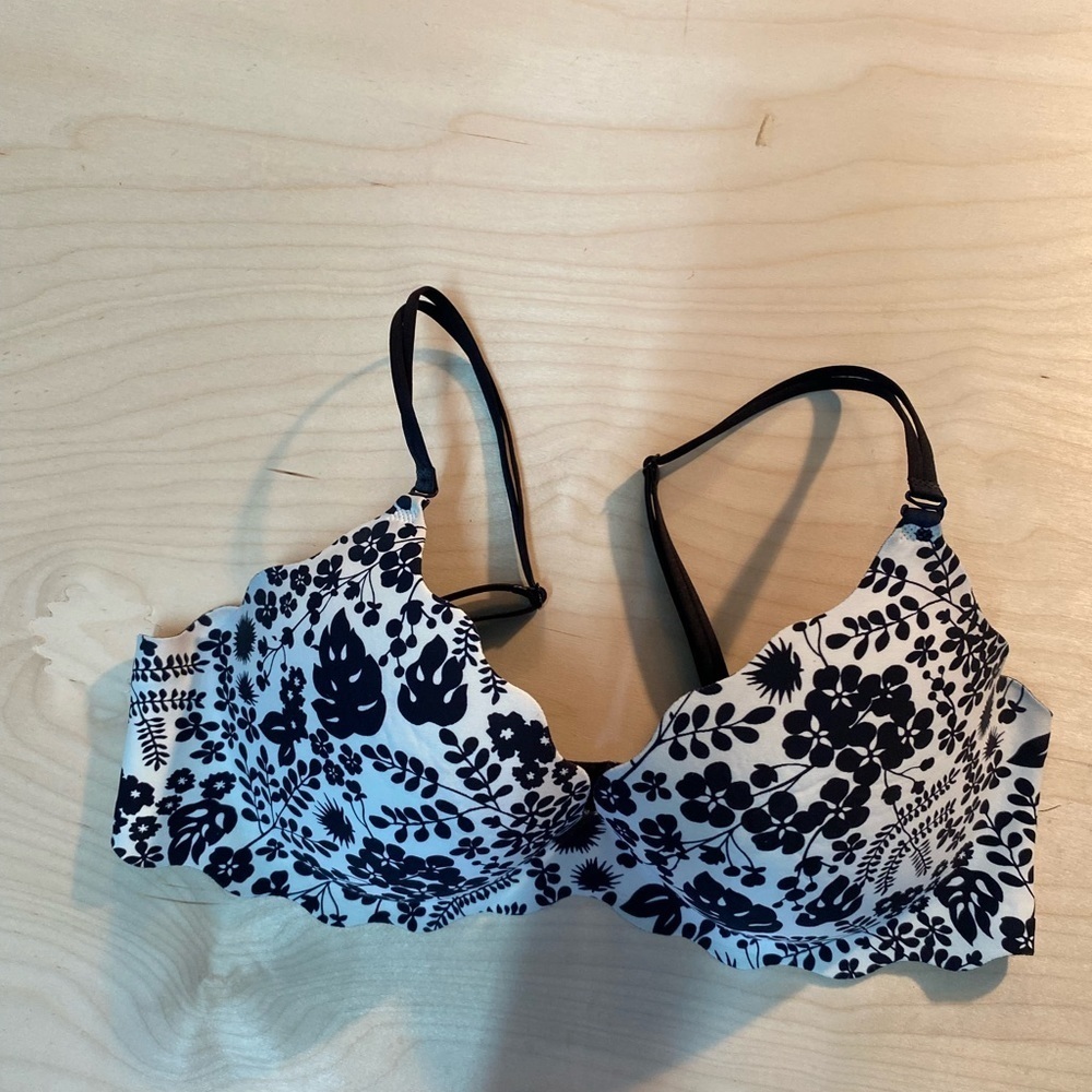Victoria’s Secret ( Secret Embrace) Push-up Bra 36 D